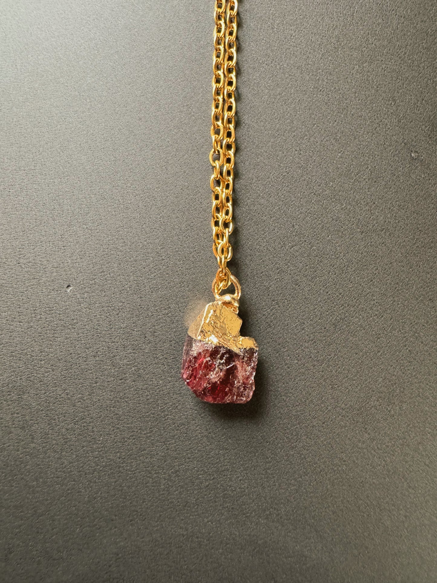 Granat Kette (roh, gold)