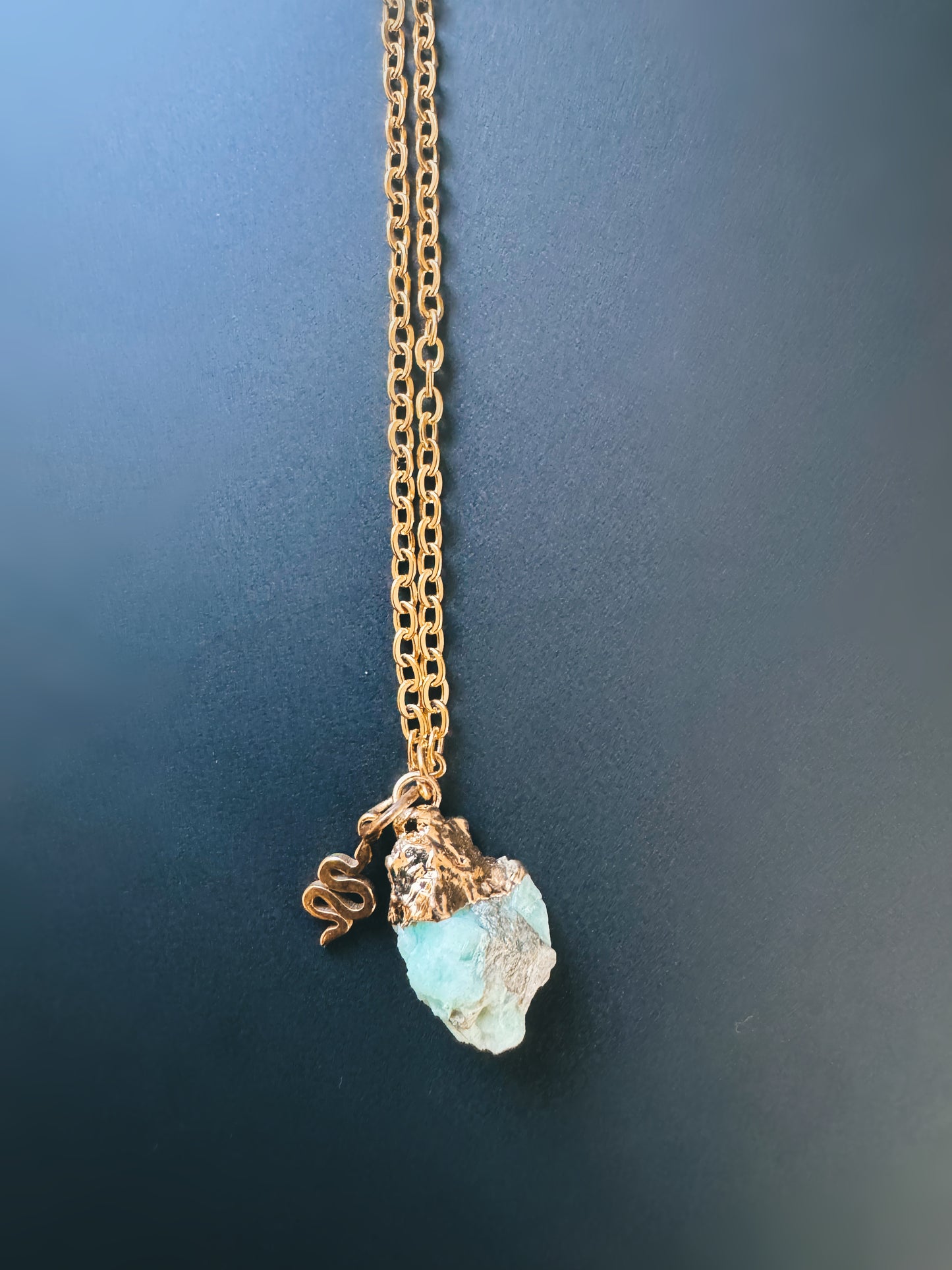 Smaragd Kette (roh, gold)