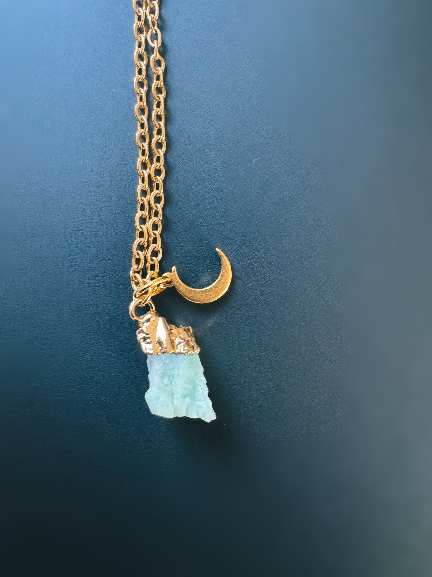 Smaragd Kette (roh, gold)