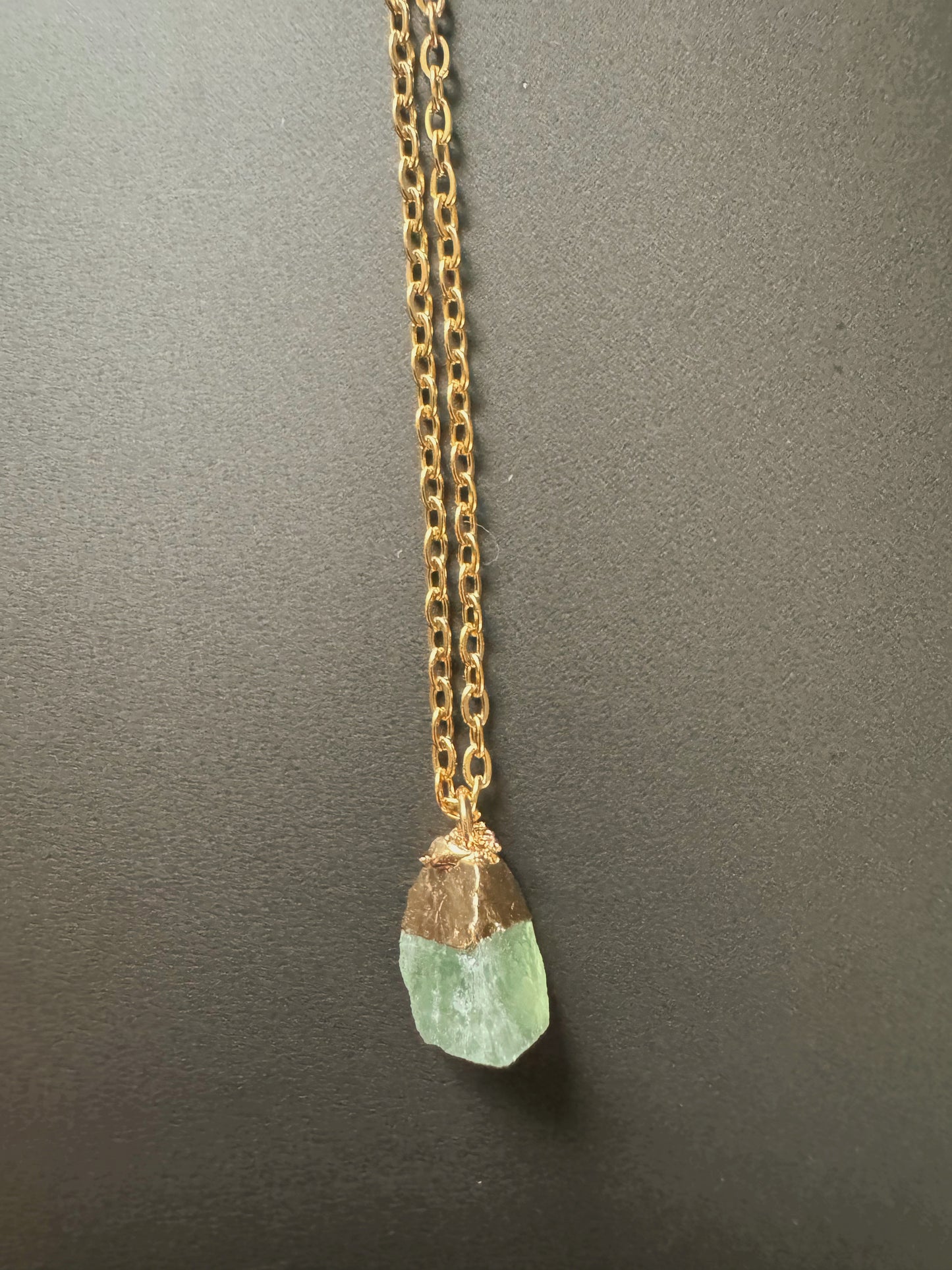 Grüner Fluorit Kette (roh, gold)