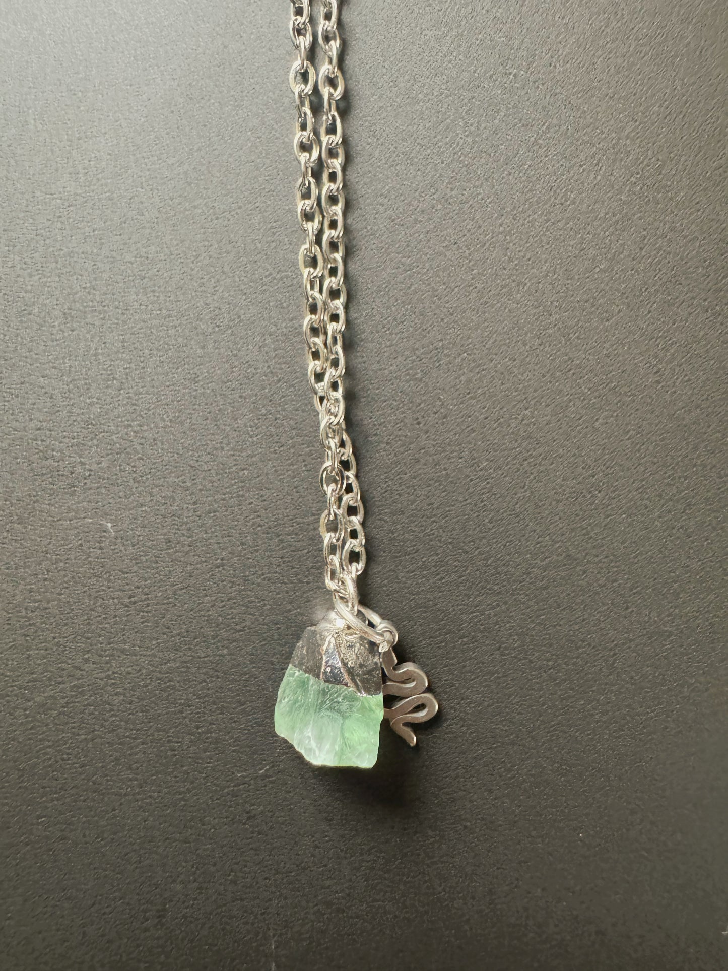 Grüner Fluorit Kette (roh,silber)