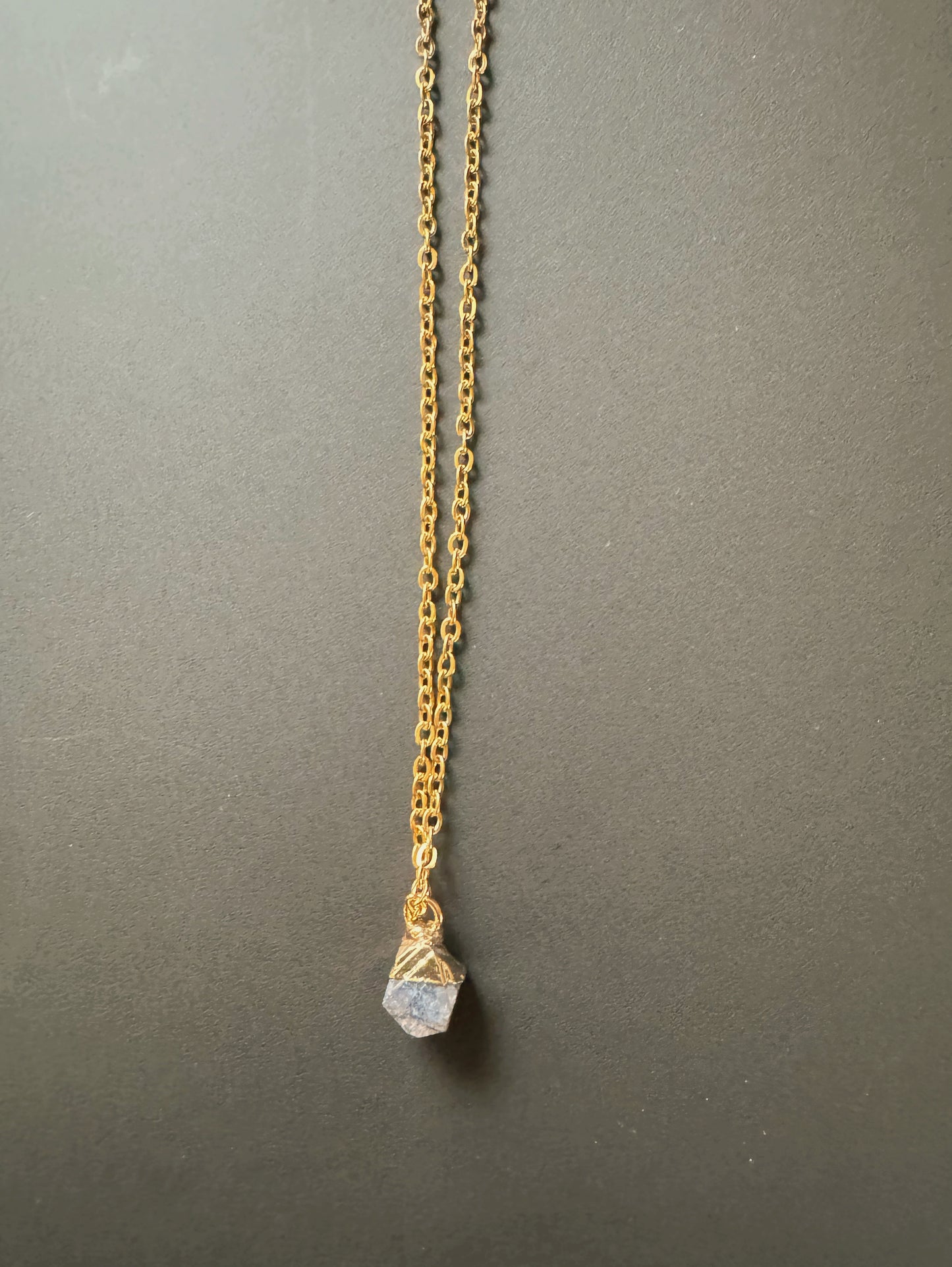 Saphir Kette (roh, gold)