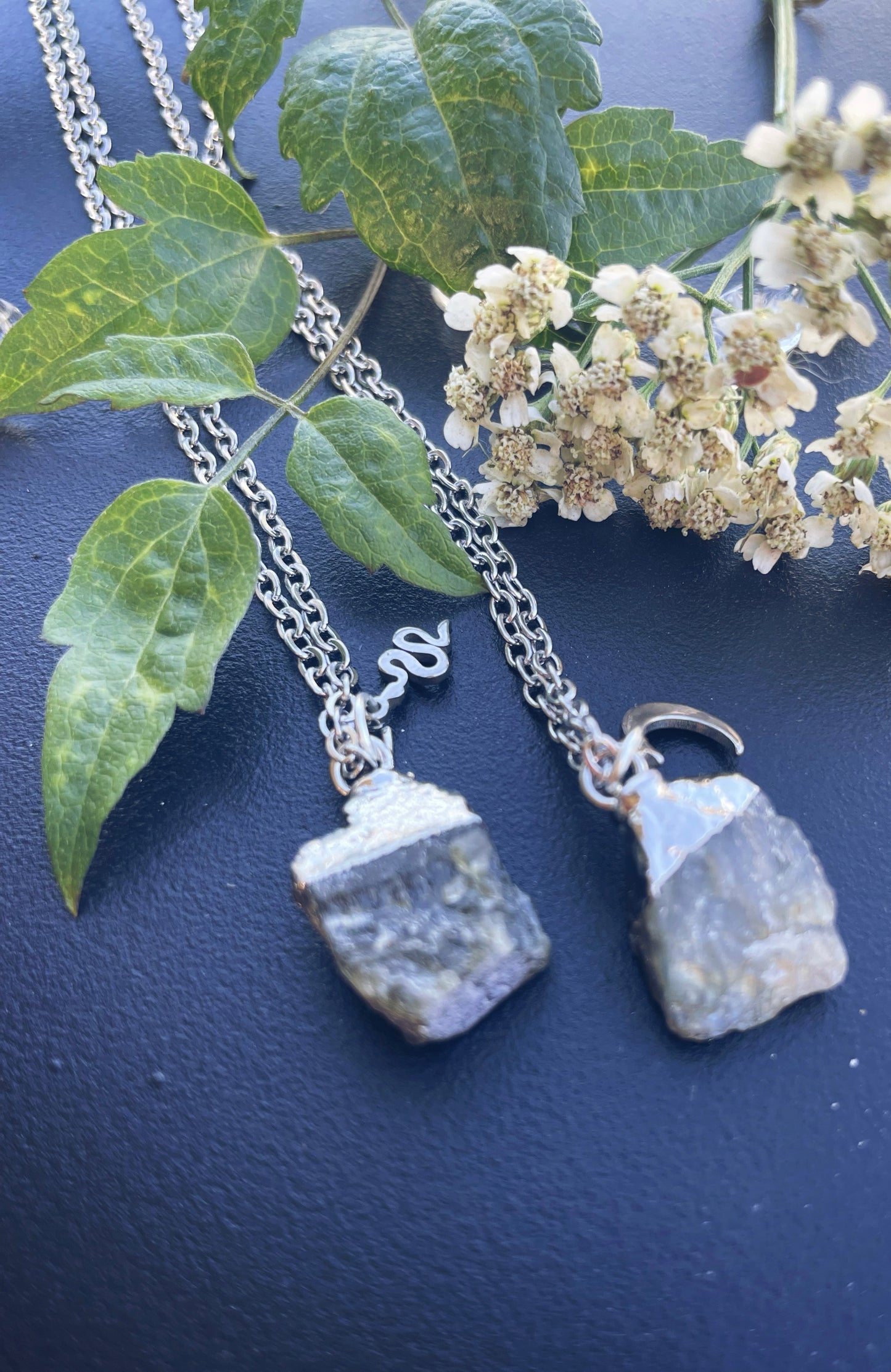 Labradorit Kette (roh, silber)