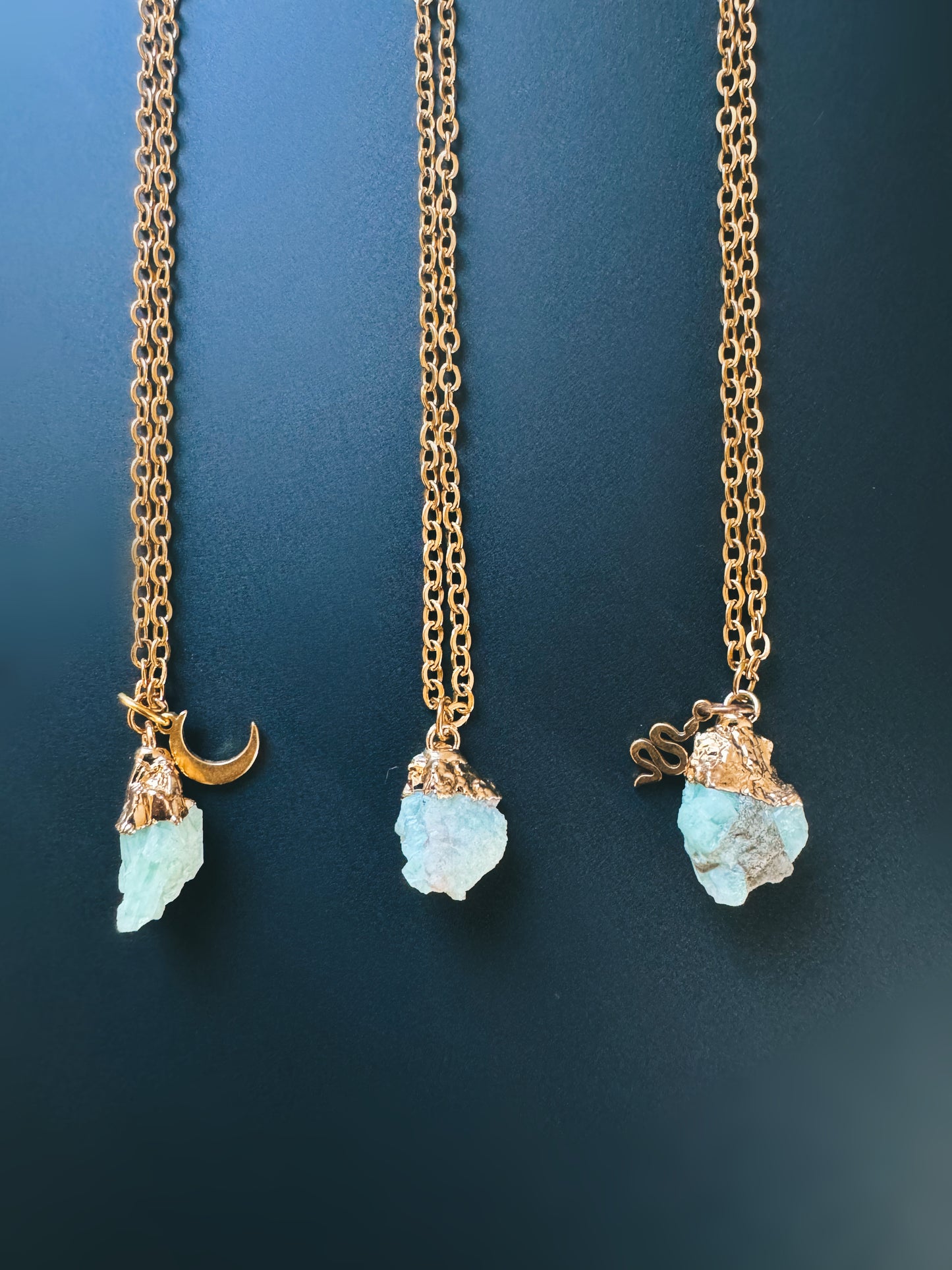 Smaragd Kette (roh, gold)