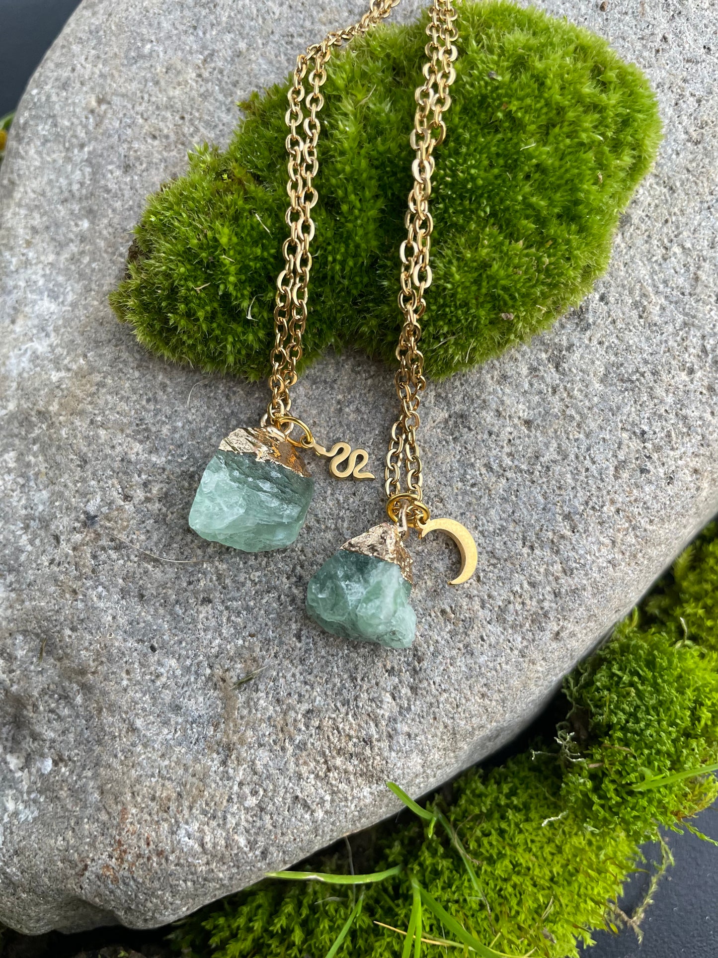 Grüner Fluorit Kette (roh, gold)