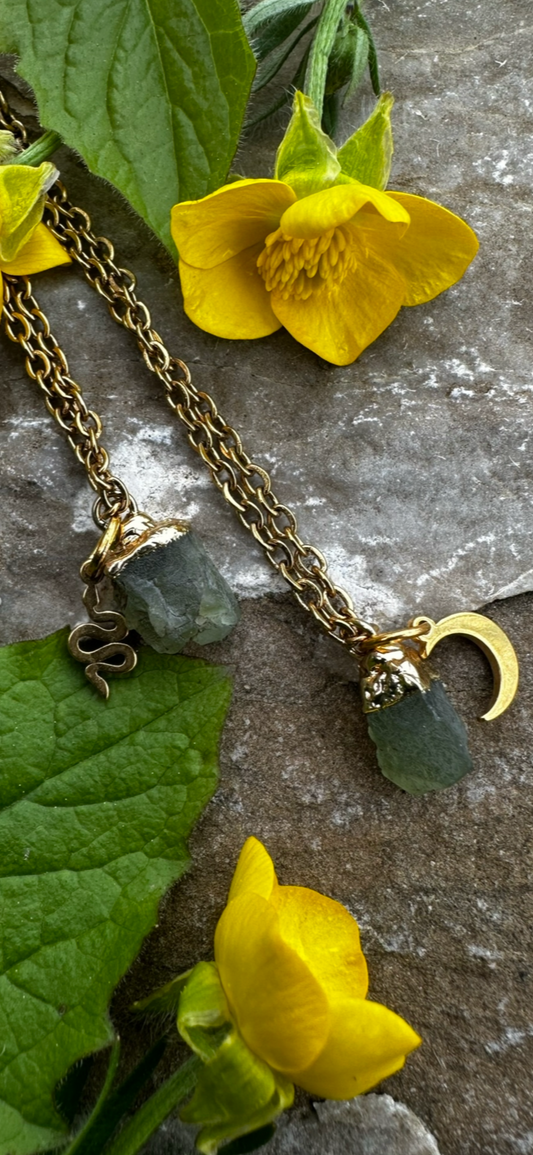 Peridot Kette (roh, gold)