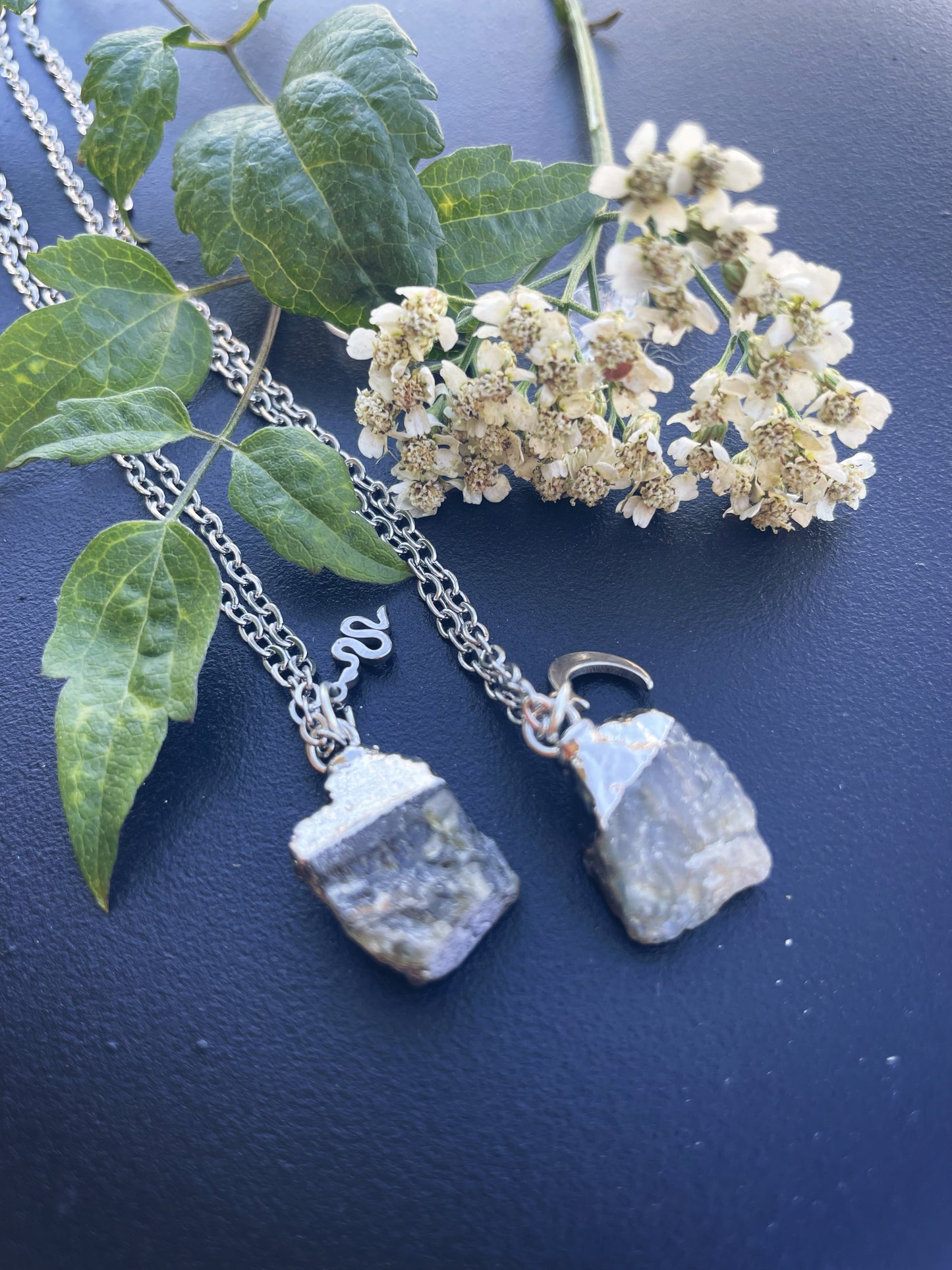 Labradorit Kette (roh, silber)