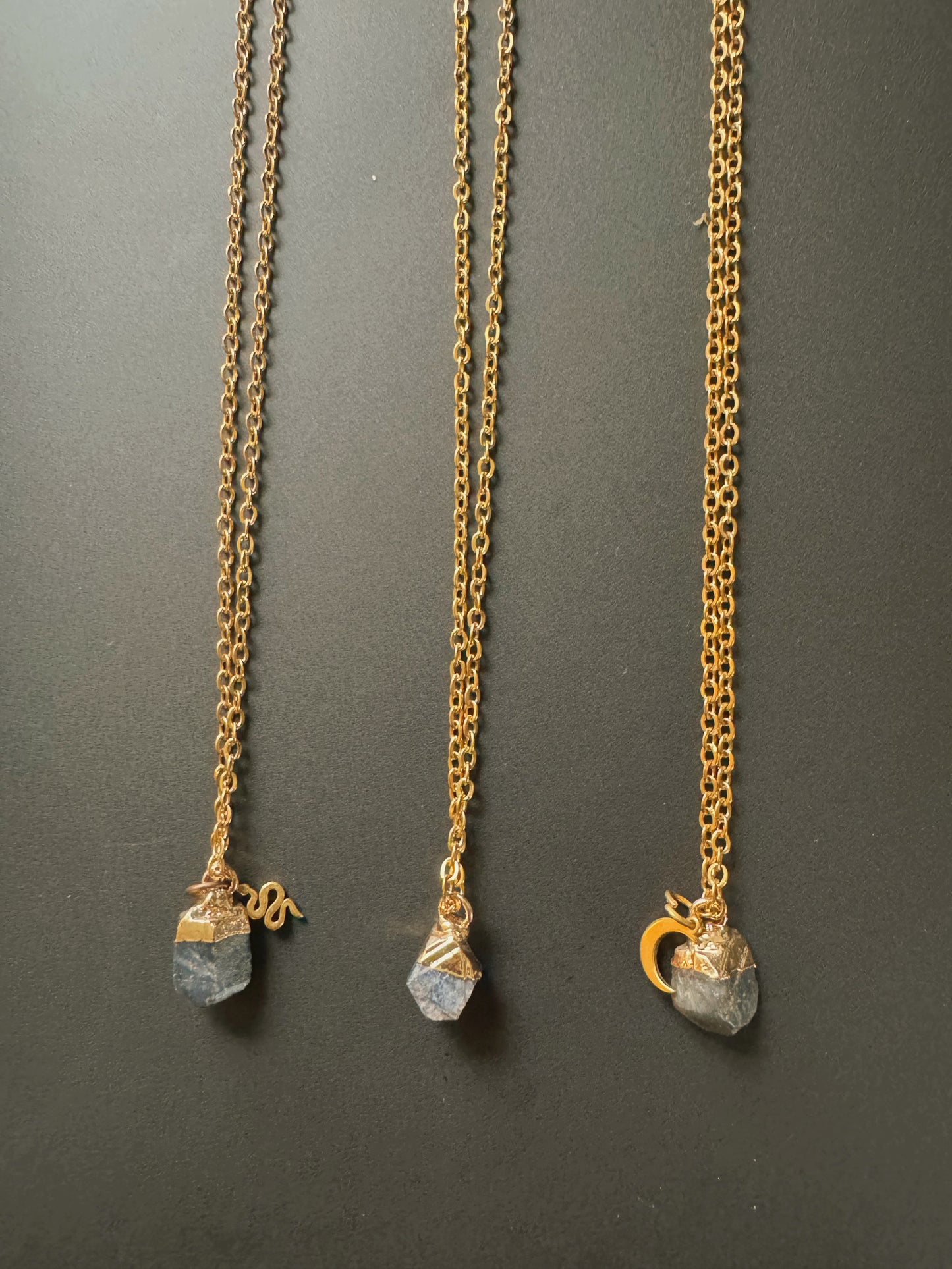 Saphir Kette (roh, gold)