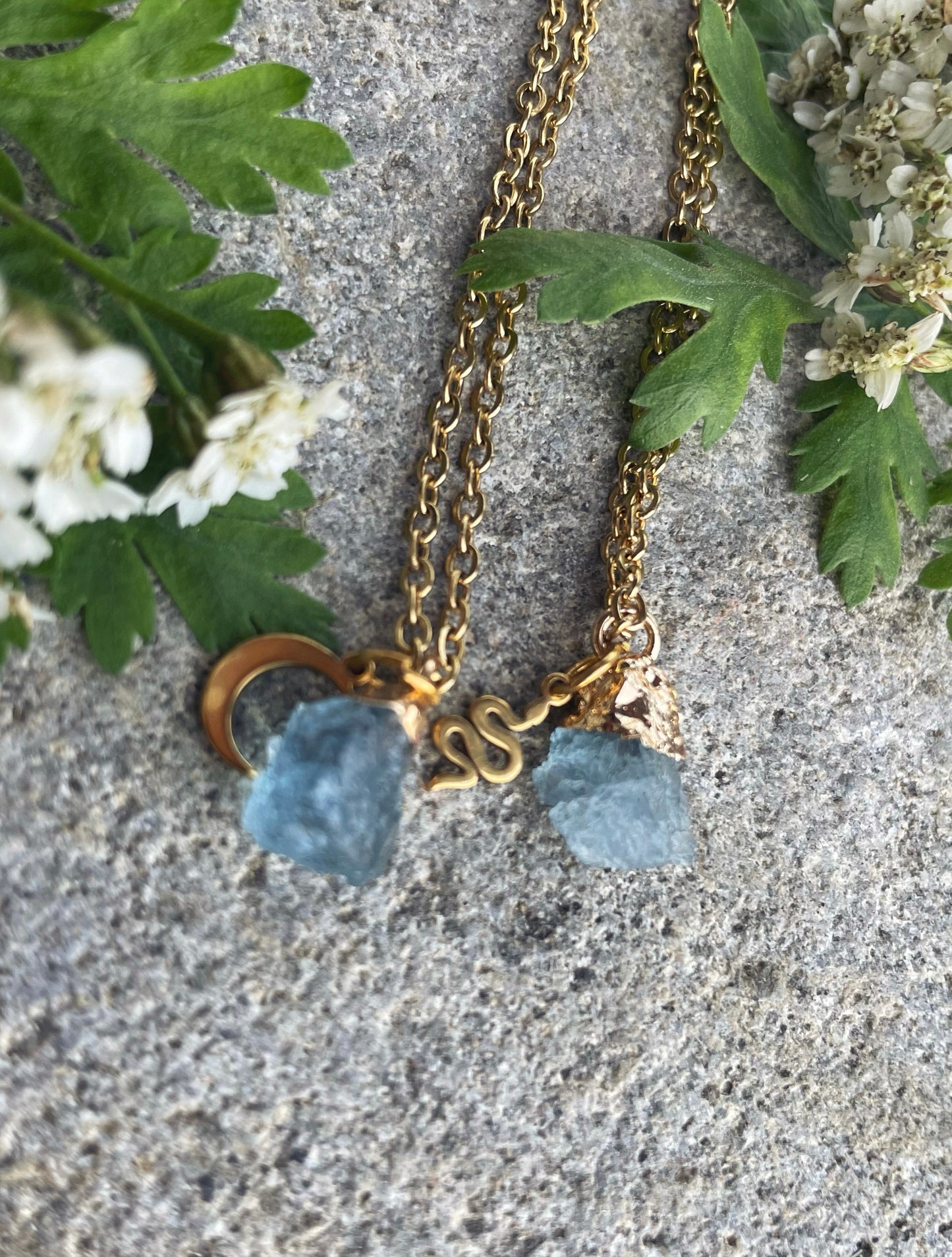 Aquamarin Kette (roh, gold)