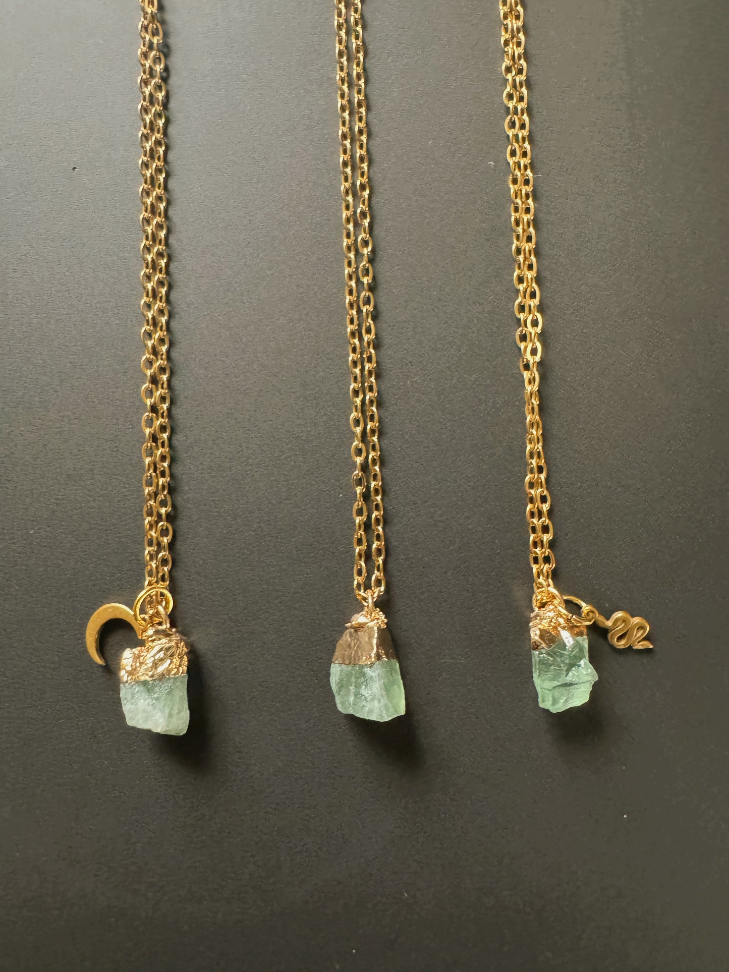 Grüner Fluorit Kette (roh, gold)