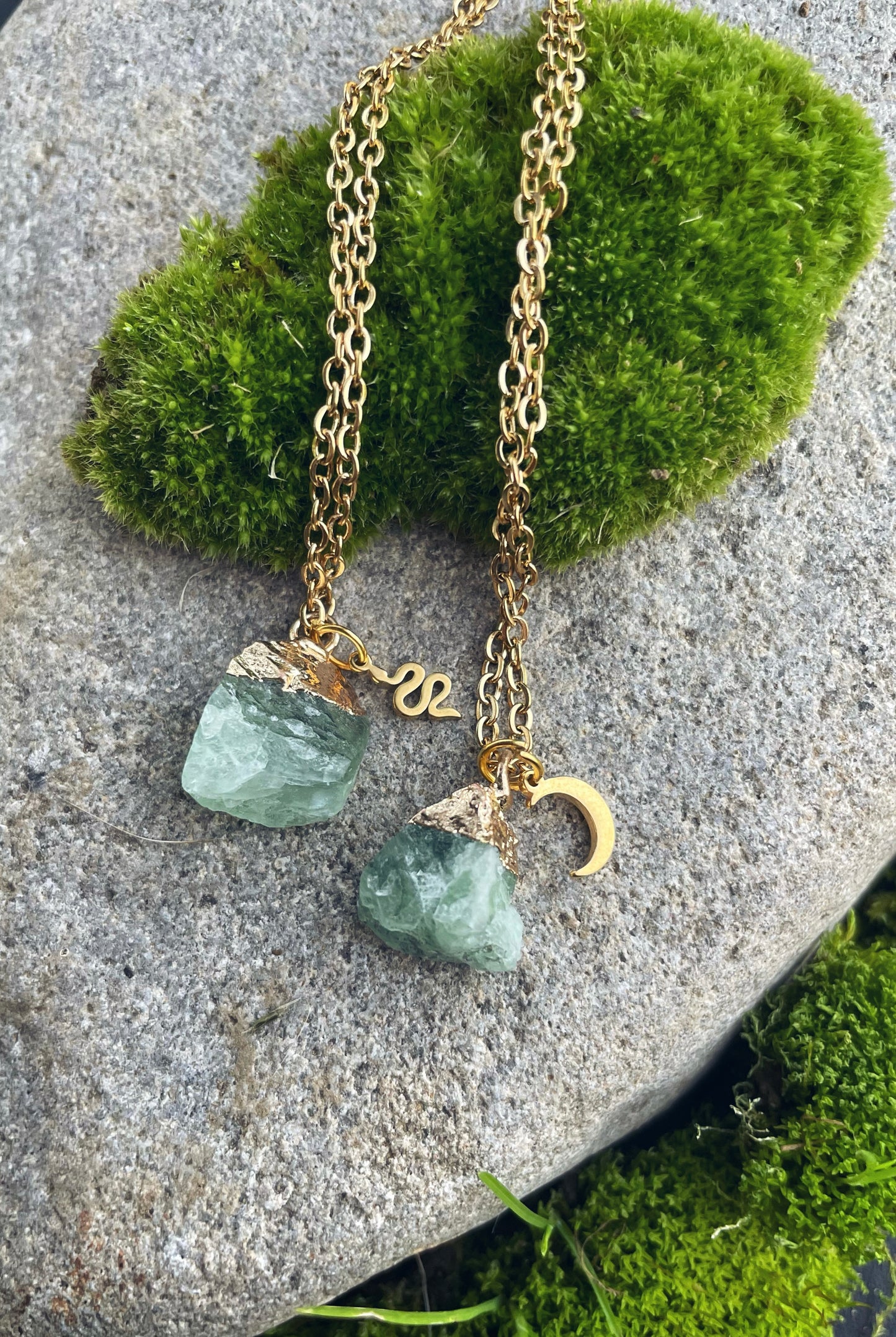 Grüner Fluorit Kette (roh, gold)