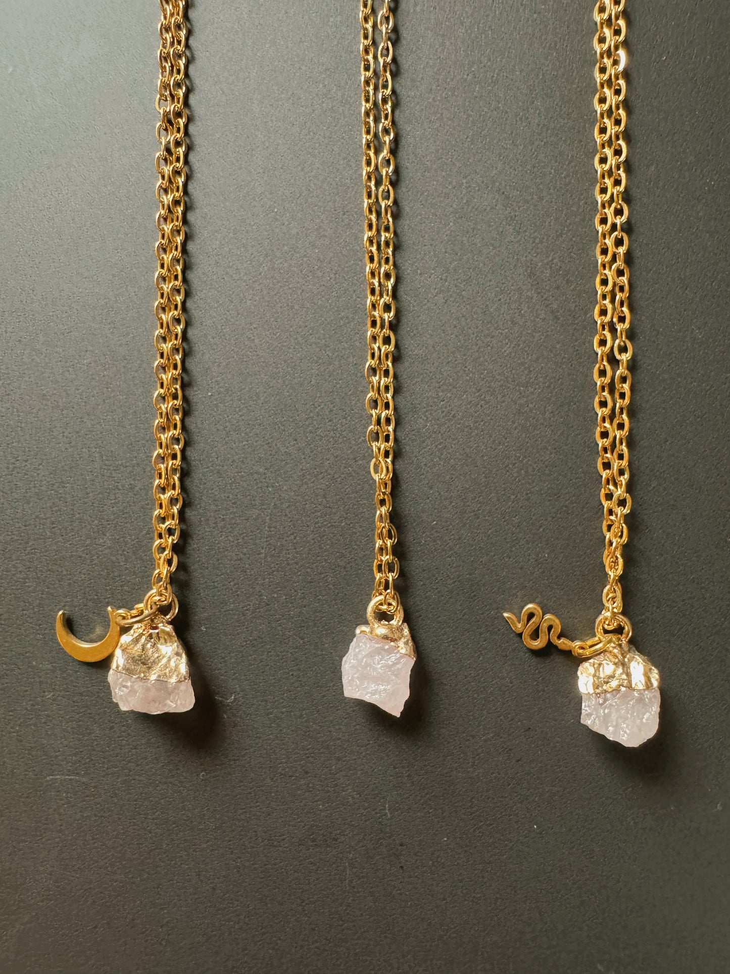 Rosenquarz Kette (roh, gold)