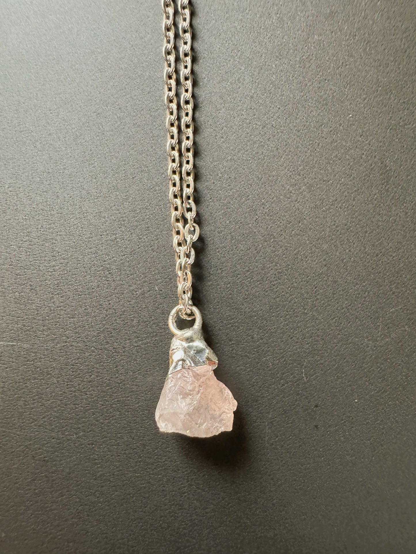 Rosenquarz Kette (roh, silber)