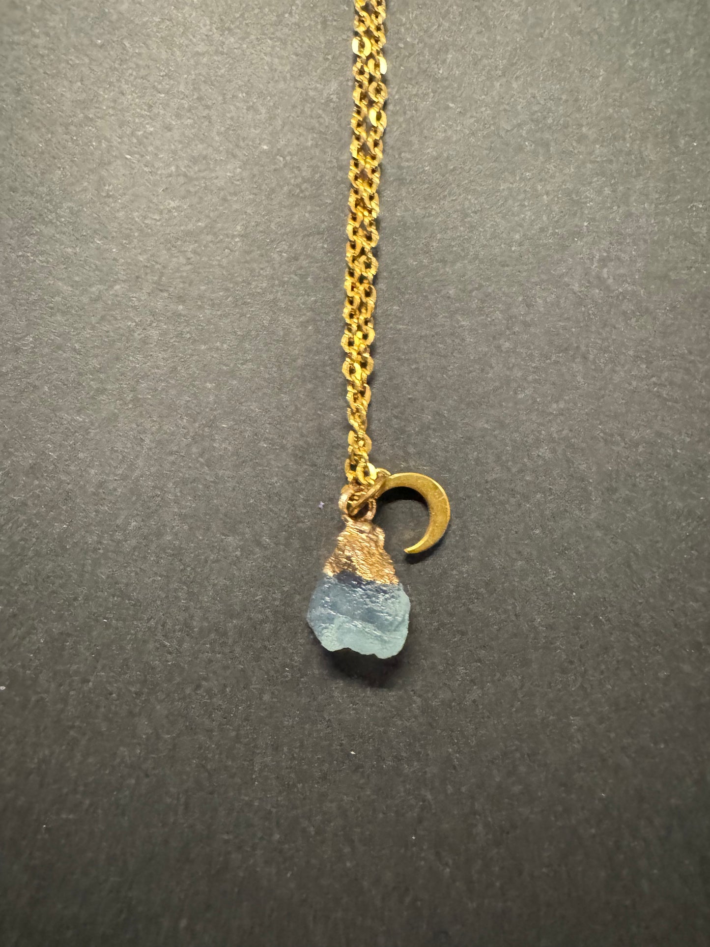 Aquamarin Kette (roh, gold)